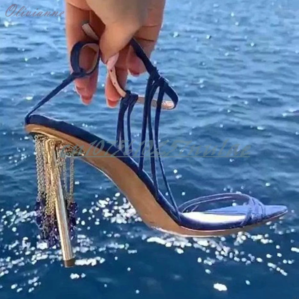 Sandalias con Borlas y Cadena