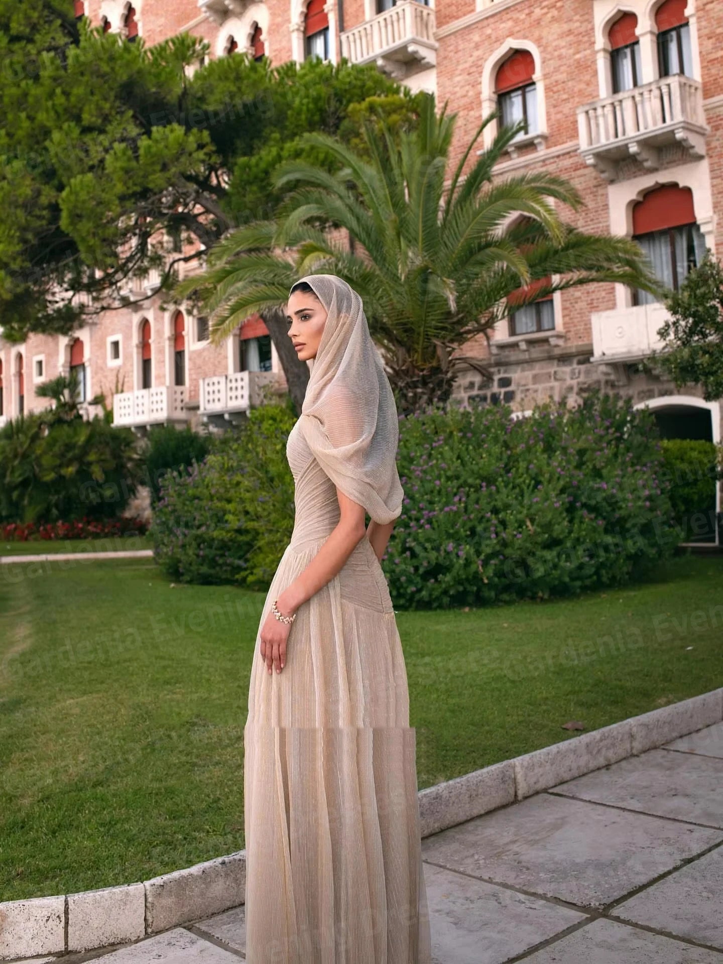 vestido con hombros descubiertos