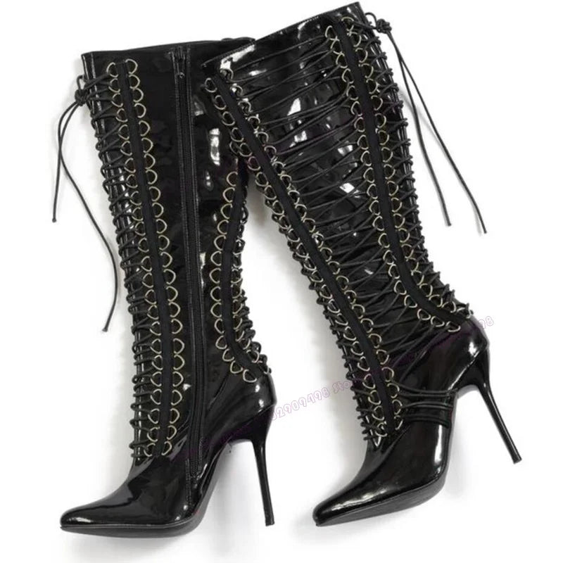 Botas Altas con Hebilla Cruzada